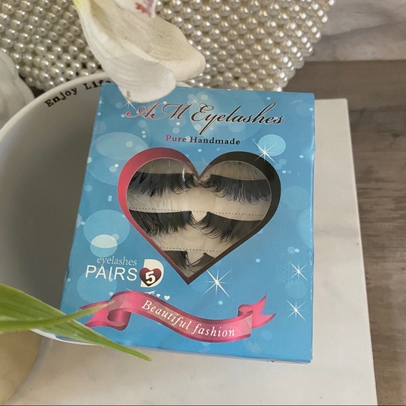 NEW False Lashes - Picture 7 of 7